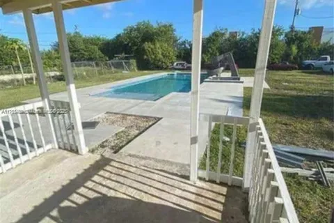 946 NW 8th St # 0, Florida City FL 33034