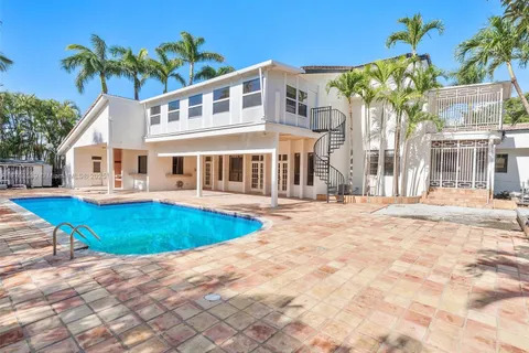 7398 SW 176th St, Palmetto Bay FL 33157