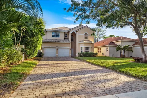 2136 NW 4th St, Fort Lauderdale FL 33311