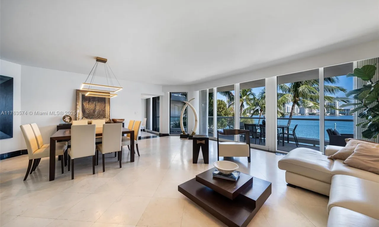 7000 Island Blvd # 206, Aventura FL 33160