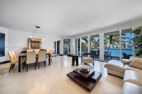 7000 Island Blvd # 206, Aventura FL 33160