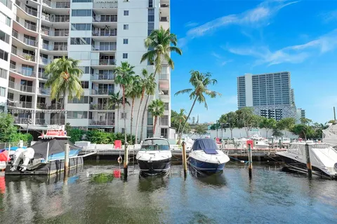 1720 NW N River Dr # 411, Miami FL 33125