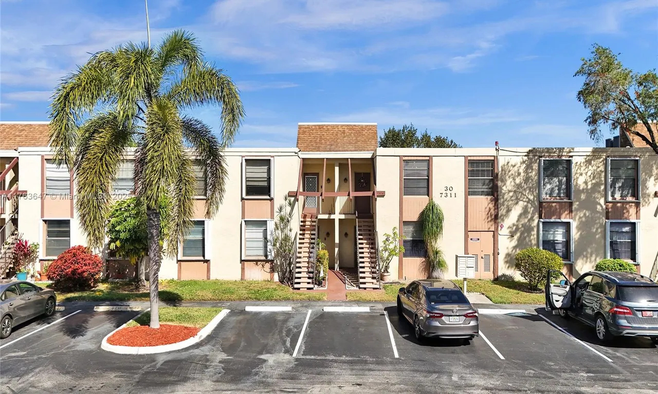7311 NW 18th St # 204, Margate FL 33063