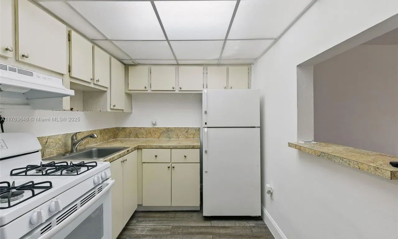 465 E 28th St # 16, Hialeah FL 33013
