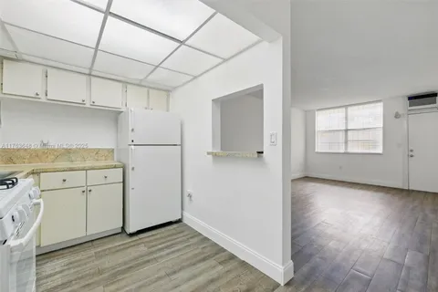 465 E 28th St # 16, Hialeah FL 33013