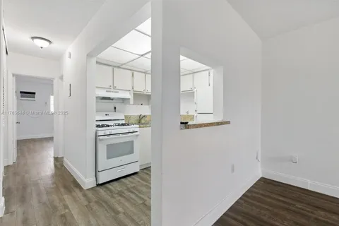 465 E 28th St # 16, Hialeah FL 33013