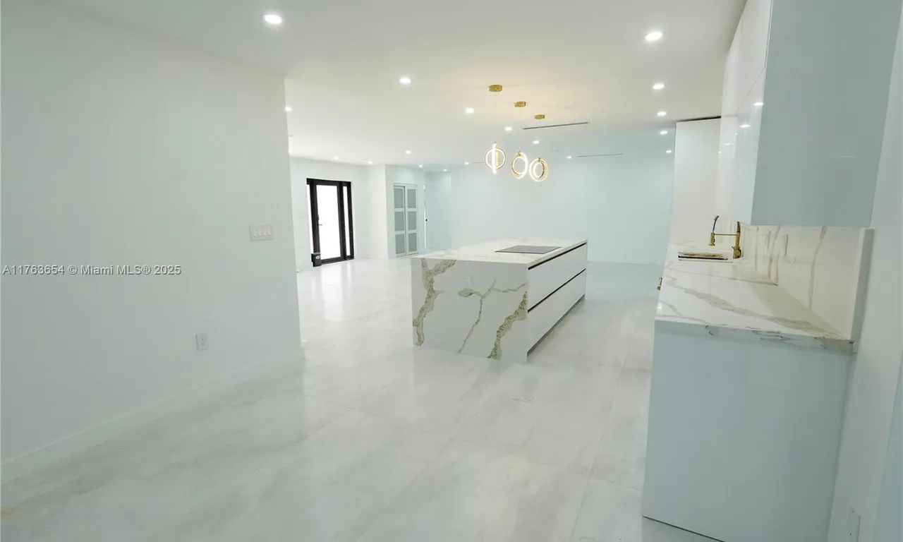 15710 SW 87th Ct, Palmetto Bay FL 33157
