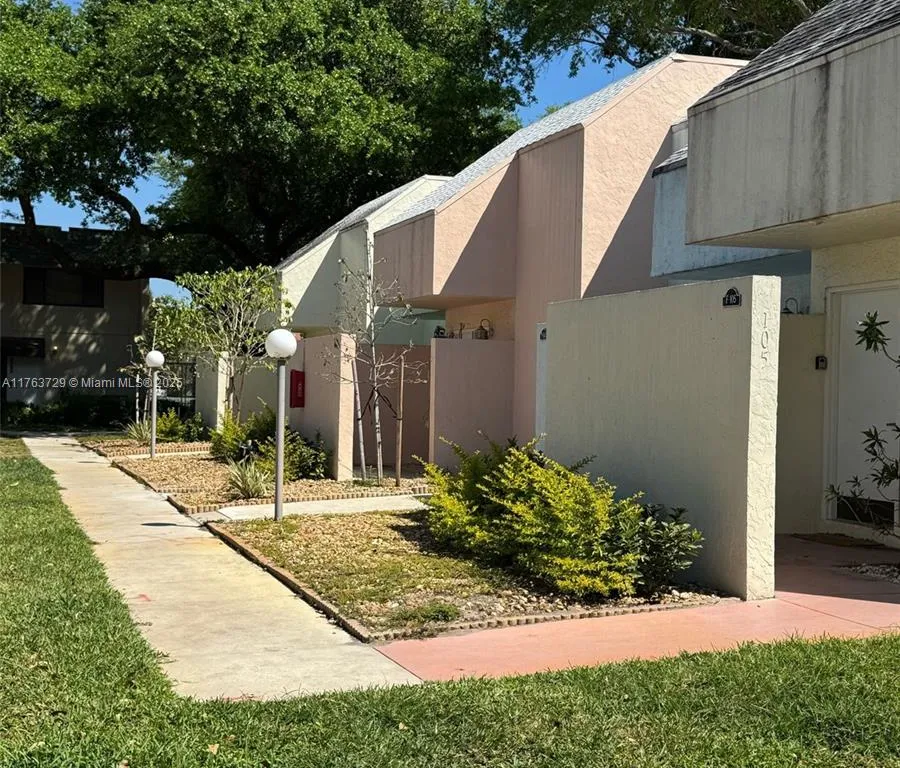 57 Deer Creek Rd # F105, Deerfield Beach FL 33442