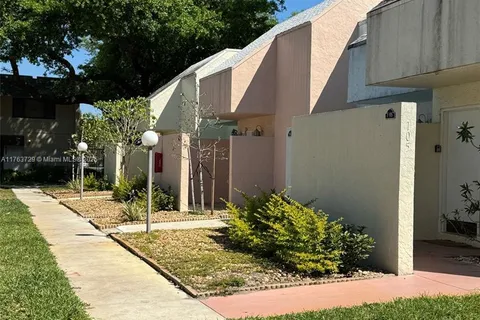57 Deer Creek Rd # F105, Deerfield Beach FL 33442