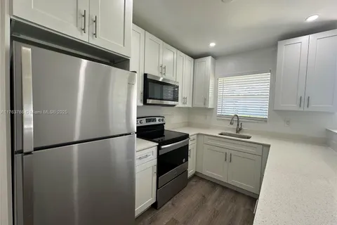 2436 Van Buren St # 3, Hollywood FL 33020