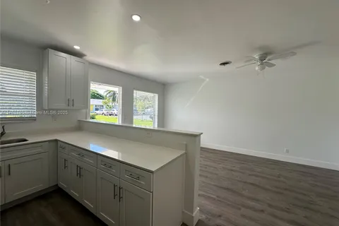 2436 Van Buren St # 3, Hollywood FL 33020