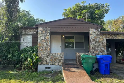 56 NW 70 St, Miami FL 33150