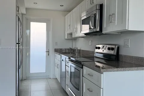 333 NE 21st Ave # 306, Deerfield Beach FL 33441