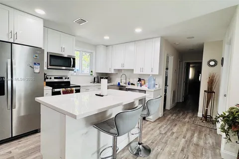 6861 SW 18th St, North Lauderdale FL 33068