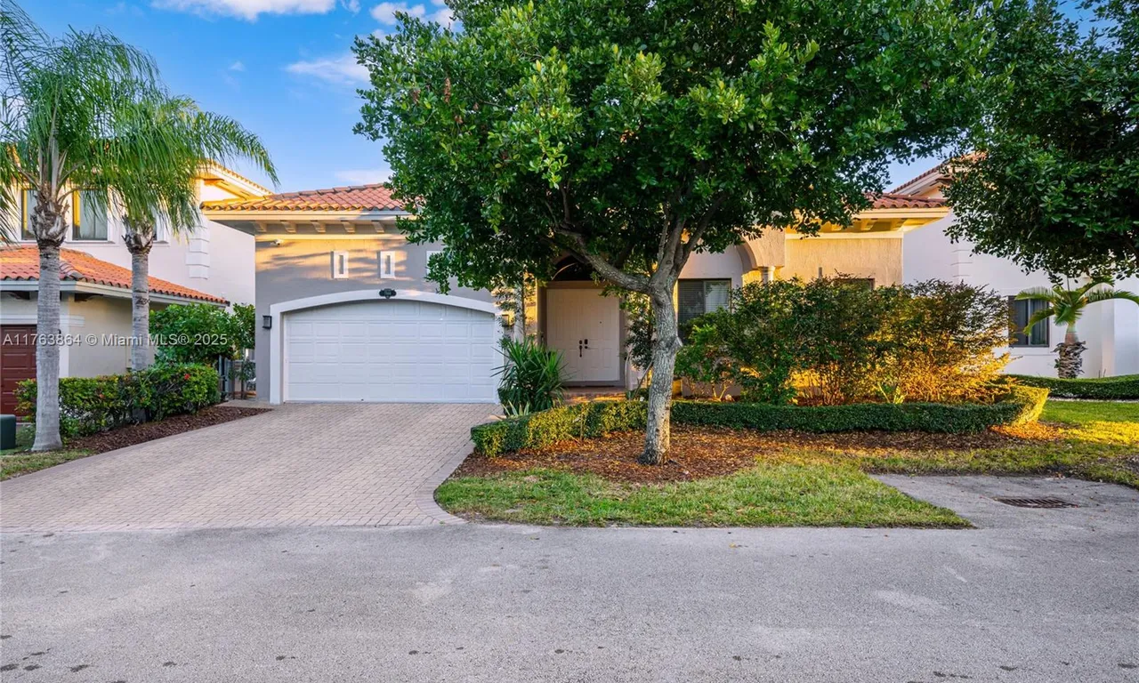7666 SW 193rd Ln, Cutler Bay FL 33157
