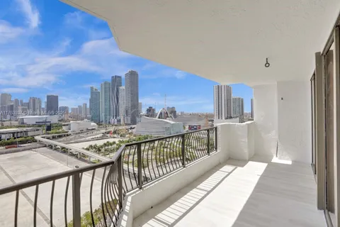 555 NE 15th St # 20I, Miami FL 33132