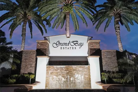 9835 NW 86th Ter, Doral FL 33178