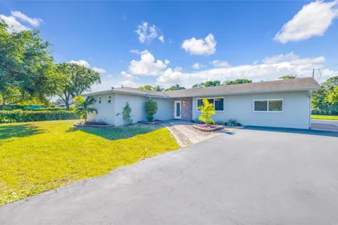 13390 SW 26th St, Davie FL 33325