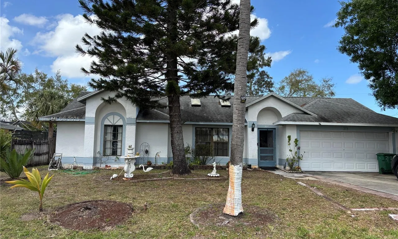 313 SE Yardley Ter, Port St. Lucie FL 34983