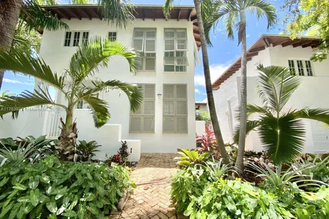 350 E Woodcrest Rd, Key Biscayne FL 33149