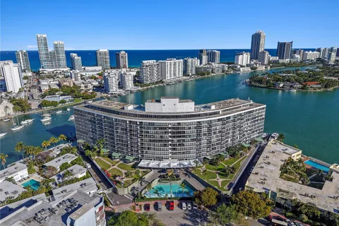 900 Bay Dr # 606, Miami Beach FL 33141