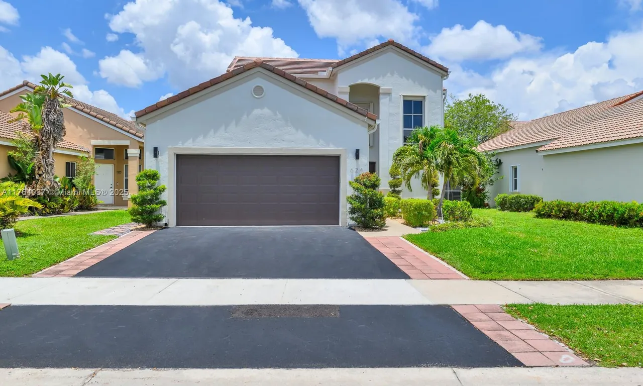 624 Stanton Dr, Weston FL 33326