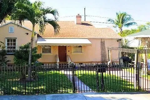 4122 NW 11th Pl, Miami FL 33127