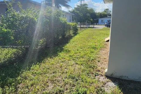 731 Phippen Waiters Rd, Dania Beach FL 33004
