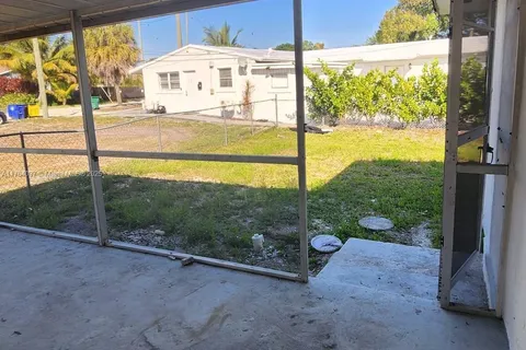 731 Phippen Waiters Rd, Dania Beach FL 33004