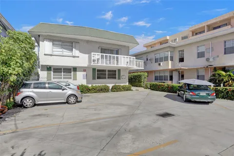 6856 Abbott Ave # 2, Miami Beach FL 33141