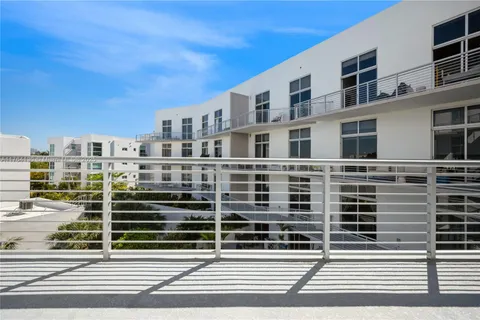 2001 Meridian Ave # 512, Miami Beach FL 33139