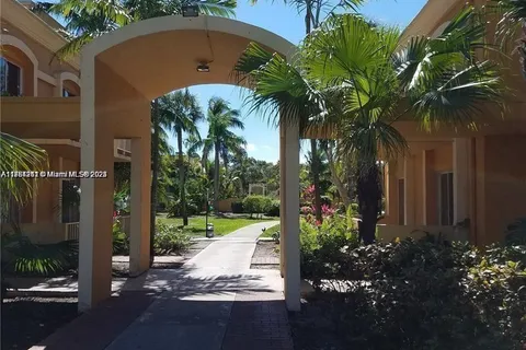 17901 NW 68th Ave # R102, Hialeah FL 33015