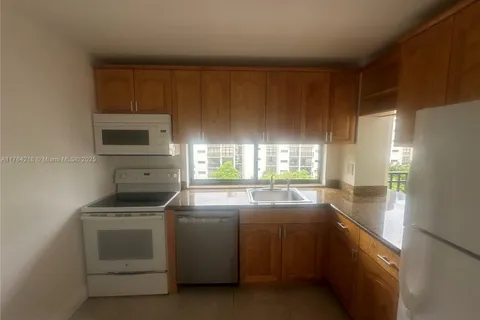 16909 N Bay Rd # 604, Sunny Isles Beach FL 33160