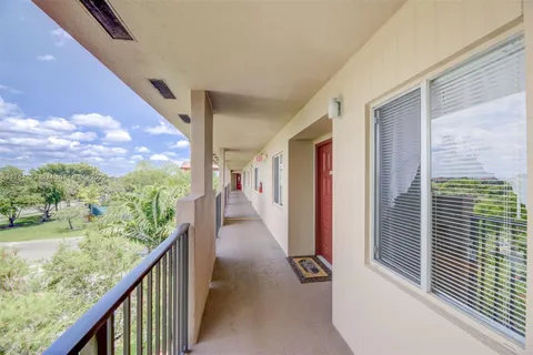 13700 SW 11th St # 404A, Pembroke Pines FL 33027