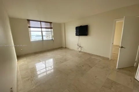 11111 Biscayne Blvd # 8F, Miami FL 33181