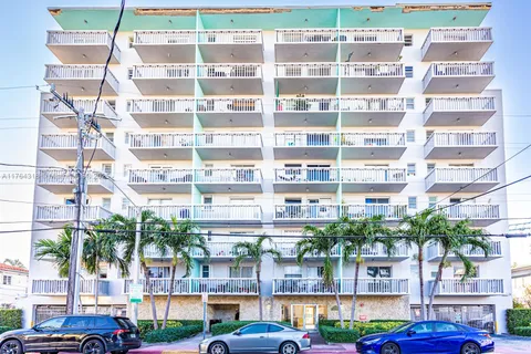 7620 Carlyle Ave # 205, Miami Beach FL 33141