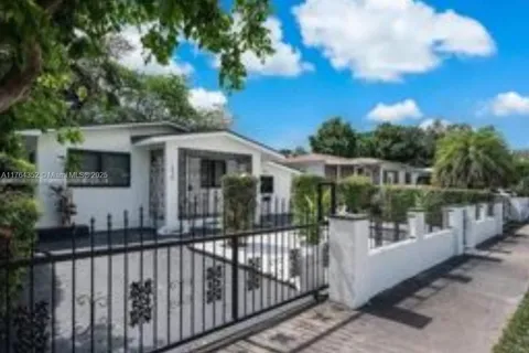 1830 NW 52nd St, Miami FL 33142