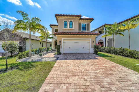 11840 SW 13th Ct, Pembroke Pines FL 33025