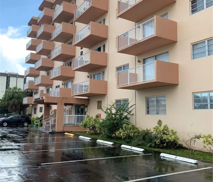2200 E Hallandale Beach Blvd # 301, Hallandale Beach FL 33009