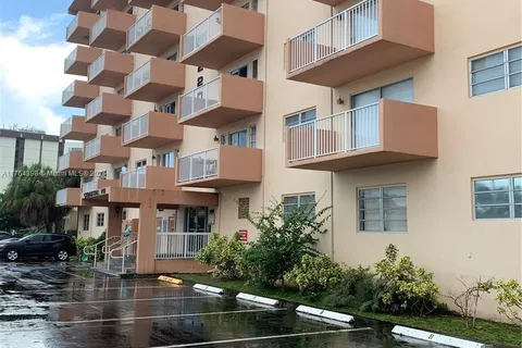 2200 E Hallandale Beach Blvd # 301, Hallandale Beach FL 33009