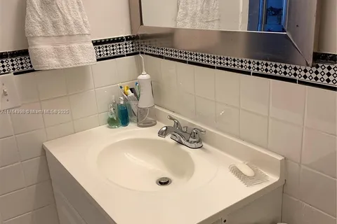 2200 E Hallandale Beach Blvd # 301, Hallandale Beach FL 33009