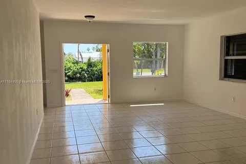 848 SW 7th St, Florida City FL 33034