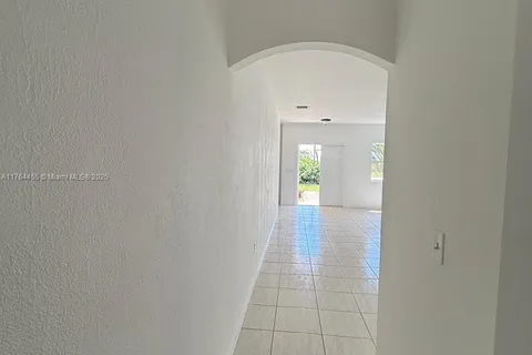 848 SW 7th St, Florida City FL 33034