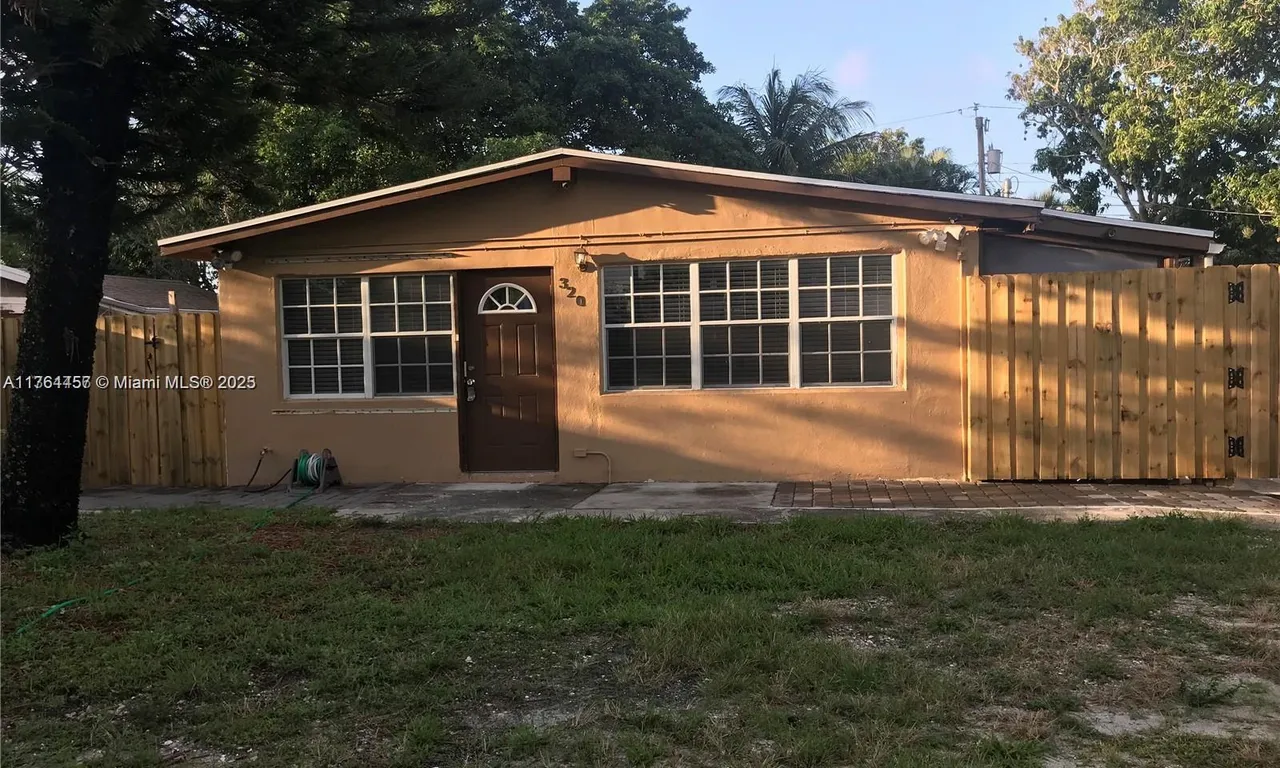 320 Ipswich St, Boca Raton FL 33487