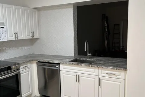 808 Lakeview Cir # 808, Royal Palm Beach FL 33411