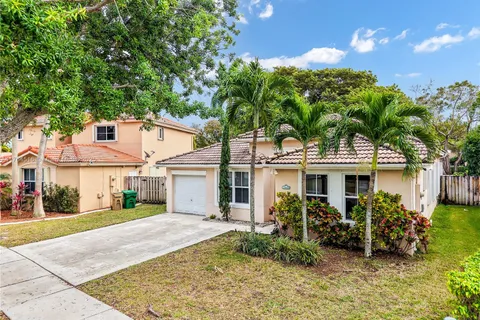 13936 S Cypress Cove Cir, Davie FL 33325