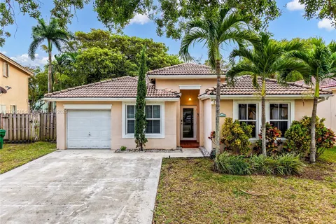 13936 S Cypress Cove Cir, Davie FL 33325