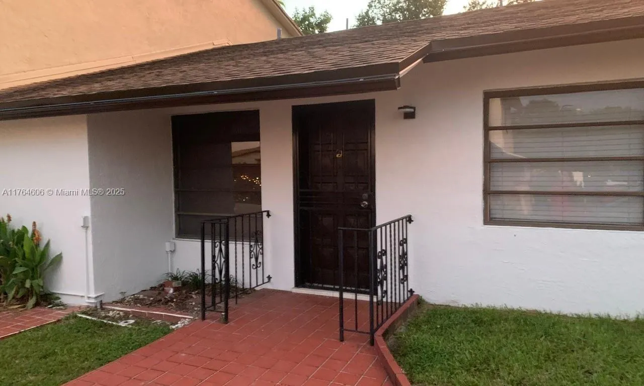 2465 SW 11th St # C, Miami FL 33135