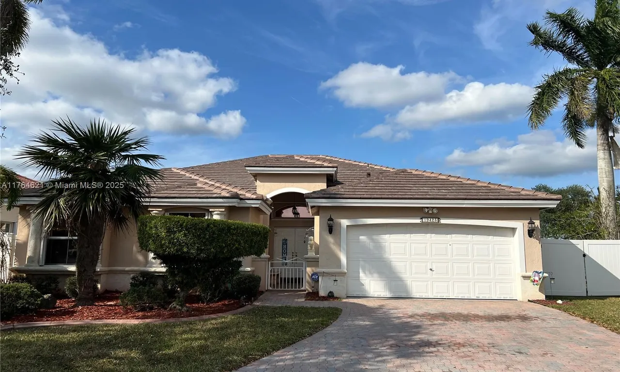 19423 NW 23rd Pl, Pembroke Pines FL 33029