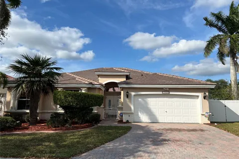 19423 NW 23rd Pl, Pembroke Pines FL 33029